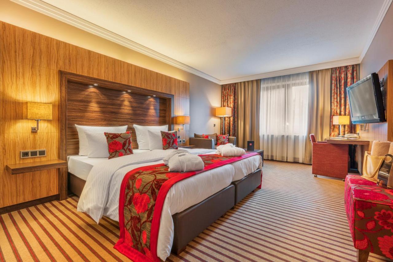Der Heidehof Conference & Spa Resort ガイマースハイム エクステリア 写真