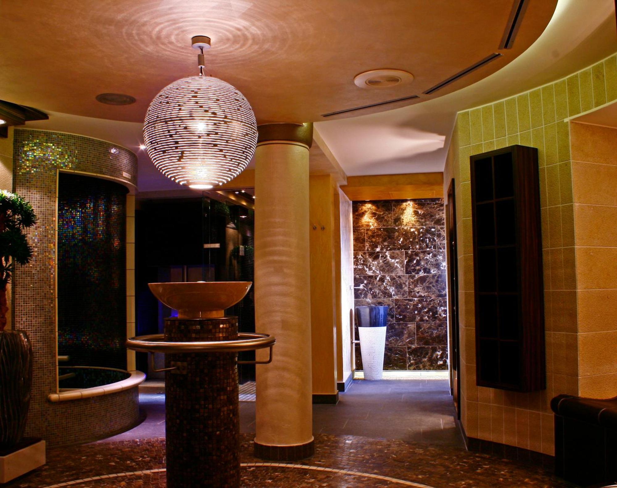 Der Heidehof Conference & Spa Resort ガイマースハイム エクステリア 写真
