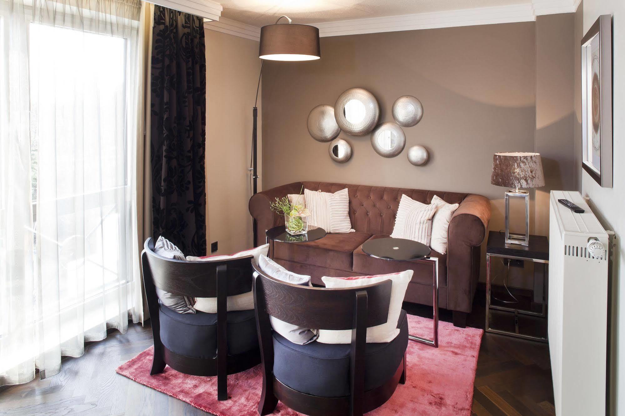 Der Heidehof Conference & Spa Resort ガイマースハイム エクステリア 写真