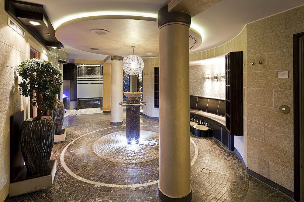 Der Heidehof Conference & Spa Resort ガイマースハイム エクステリア 写真